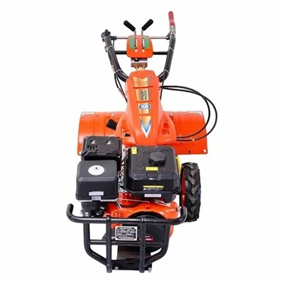 Roterende cultivator met 4WD achteraan